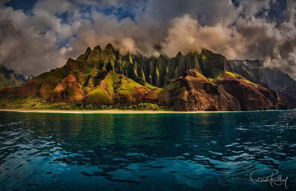 na-pali-overlooking-calm-ocean